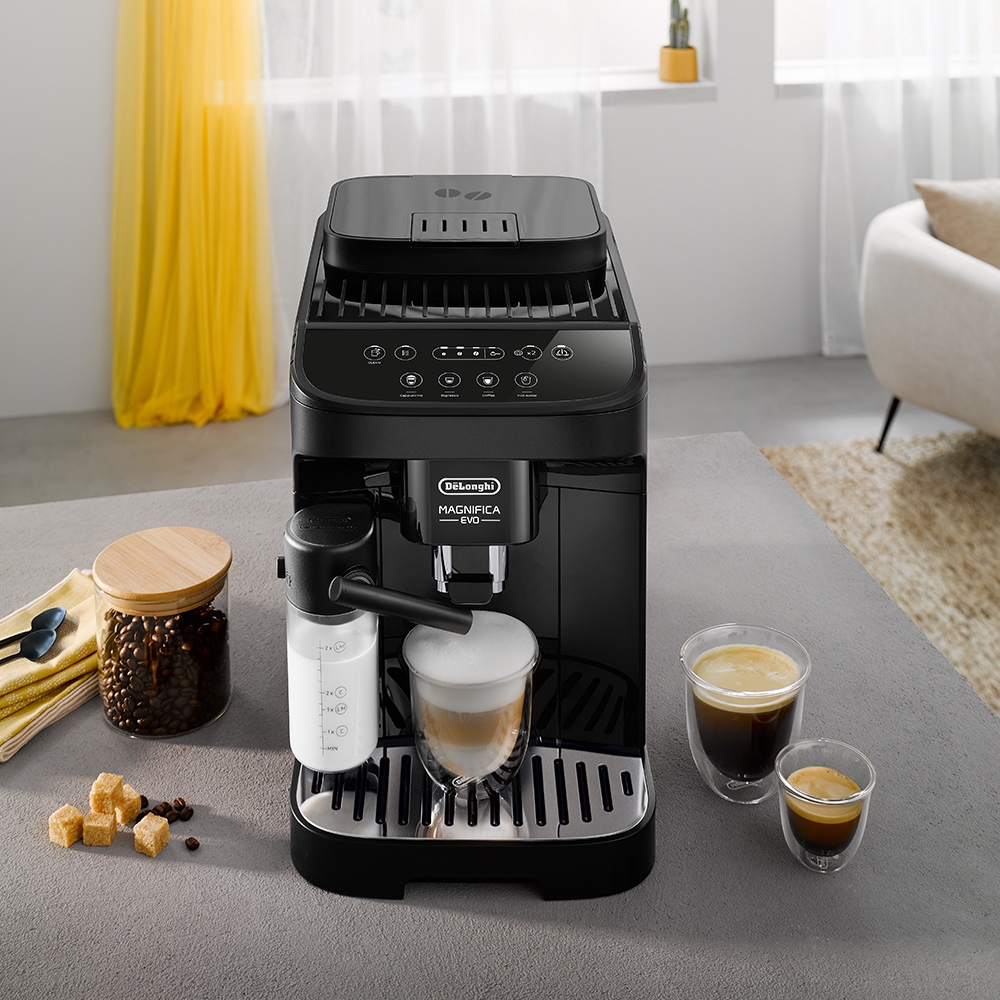 DeLonghi Magnifica Evo Milk Black | Coffee Zone